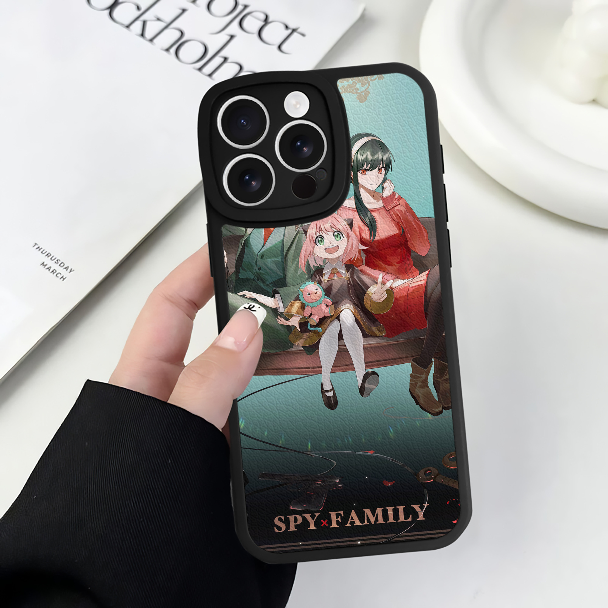 （画像用） SPY×FAMILY间谍家家酒 【iPhone 16シリーズ対応】シリコンスマホケース（レザー調） 材質：シリコン